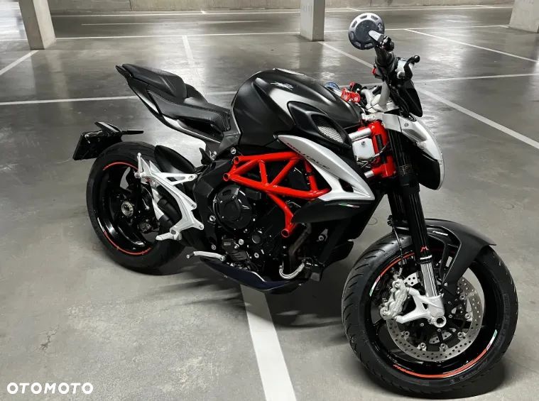 MV AGUSTA Brutale - 8