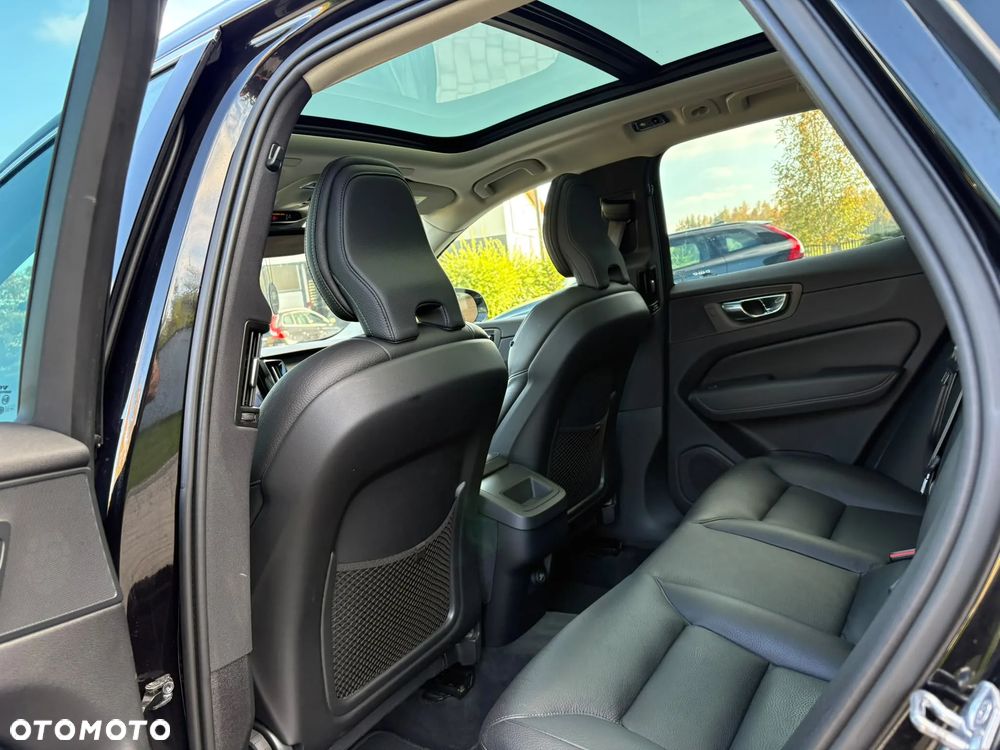 Volvo XC 60 D5 AWD Momentum - 10