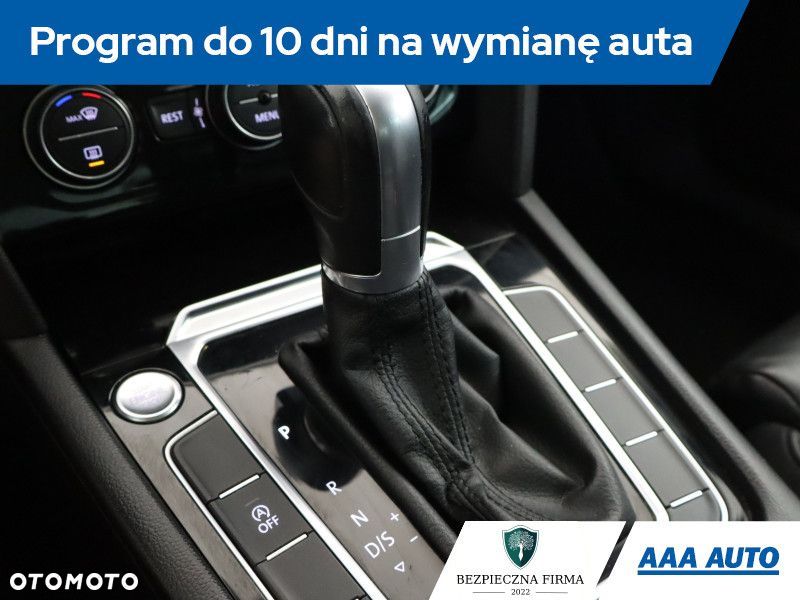 Volkswagen Passat - 20