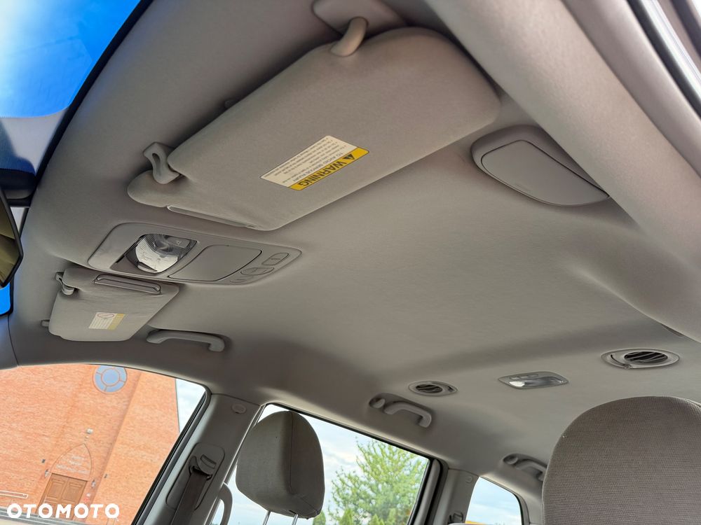 Kia Carnival 2.9 CRDi Tour - 23