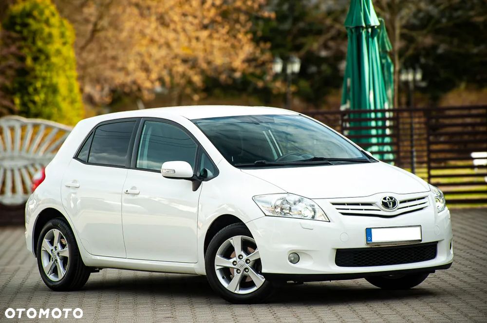 Toyota Auris 1.6 Executive - 9
