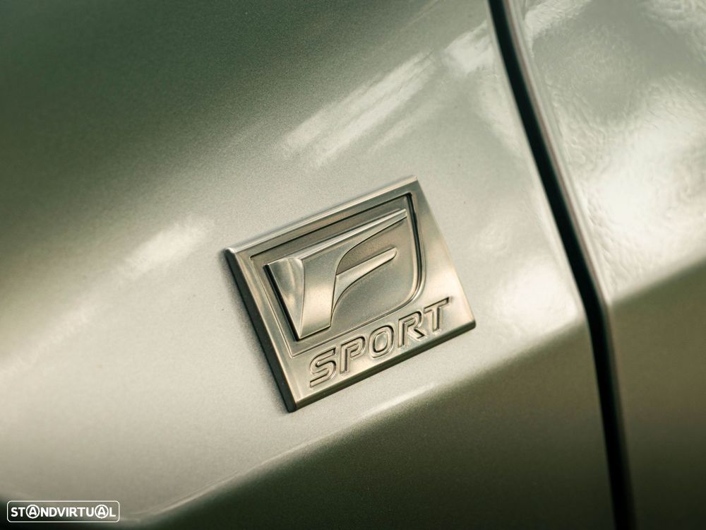 Lexus UX 250h Sport - 24