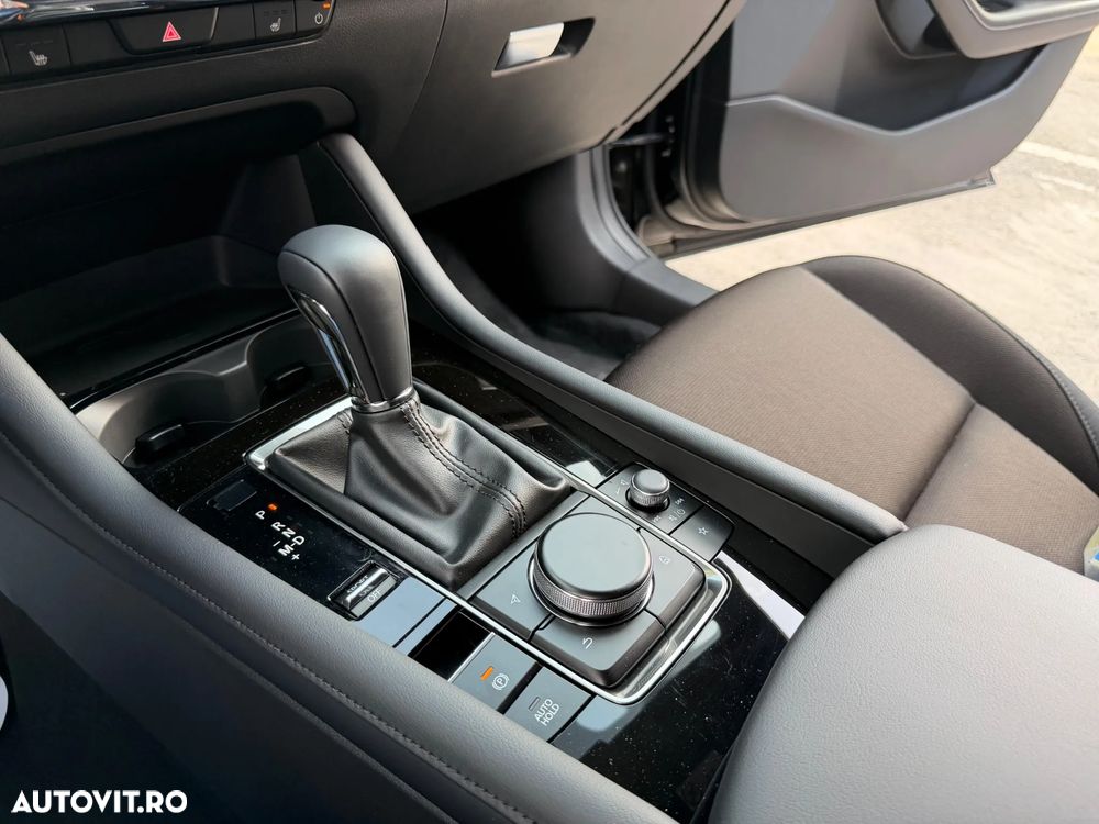 Mazda 3 e-Skyactiv X186 AT MHEV Center-Line - 11