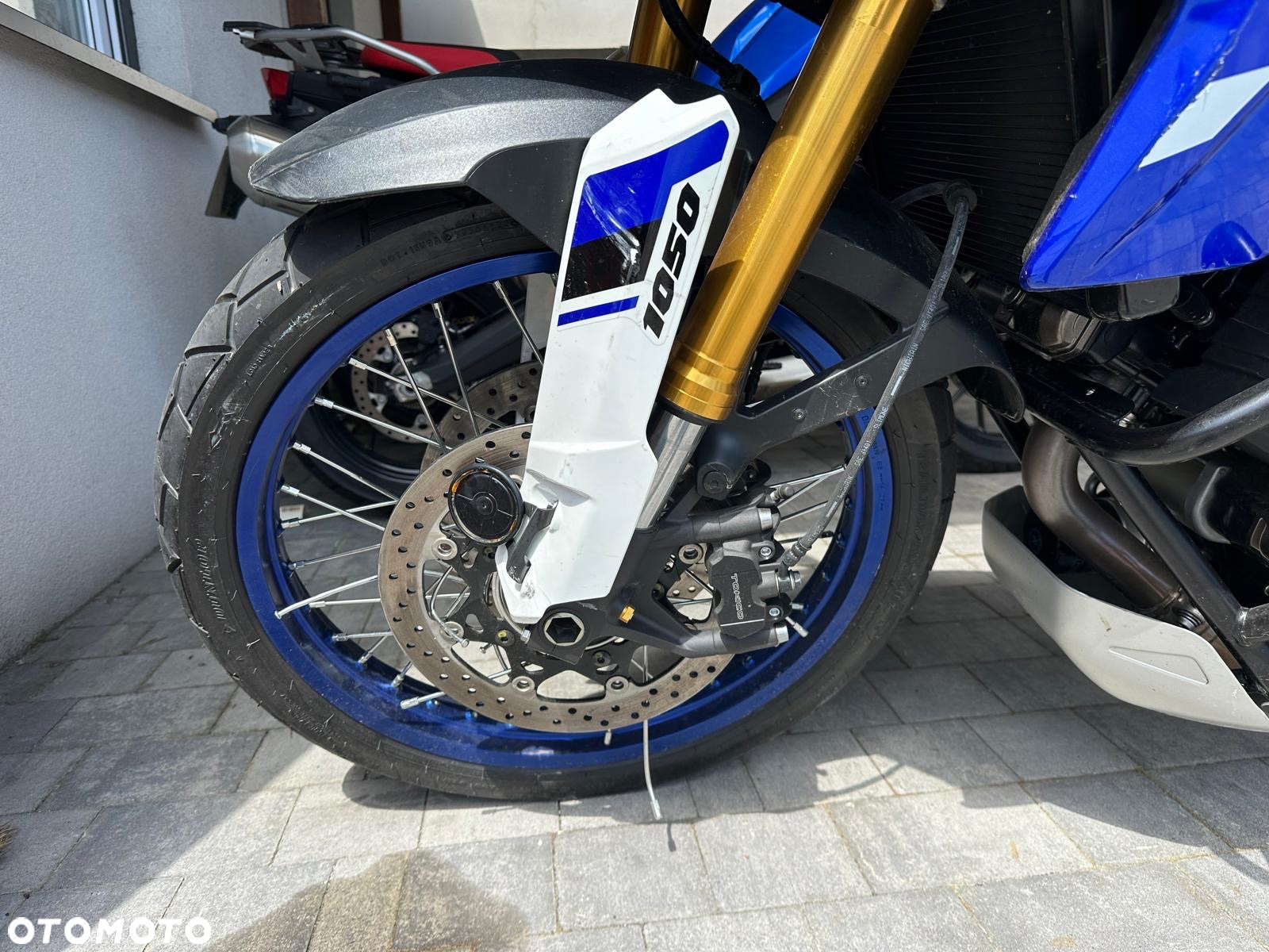 Suzuki DL - 6