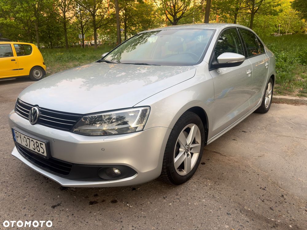 Volkswagen Jetta 1.2 TSI Comfortline - 1