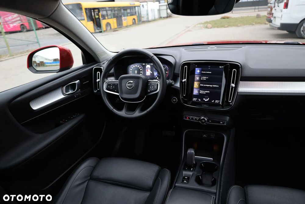 Volvo XC 40 D4 AWD Geartronic R-Design - 26