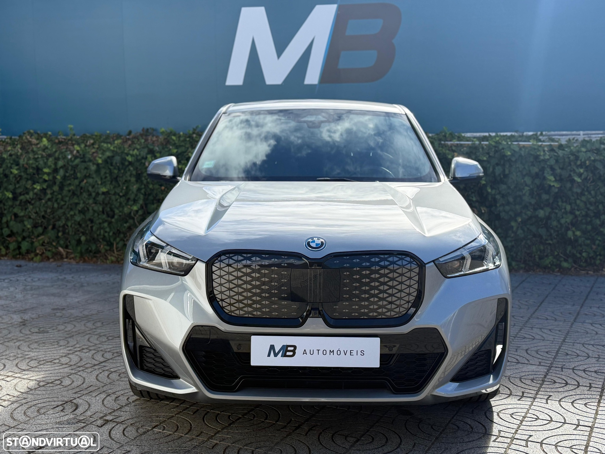 BMW iX1 eDrive20 Pack Desportivo M - 2