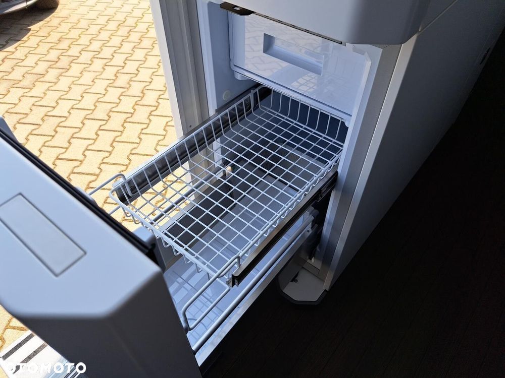 Volkswagen Grand California Grand California 600 DMC 3500kg silnik: 2,0 l TDI EURO VI-e SCR / 163KM/skrzynia biegów: Przedni napęd automatyczna 8-biegowa rozstaw osi: 3640 mm - 27