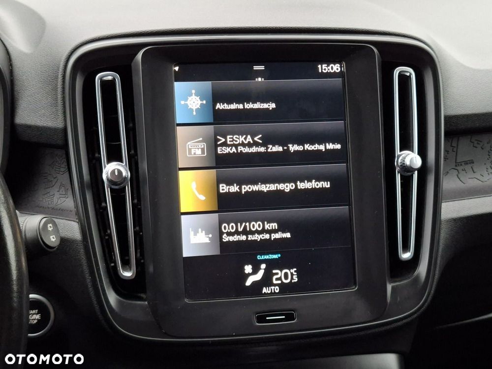 Volvo XC 40 T3 Geartronic Momentum Core - 18