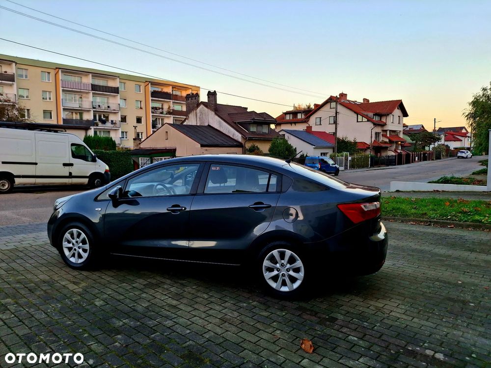 Kia Rio - 17