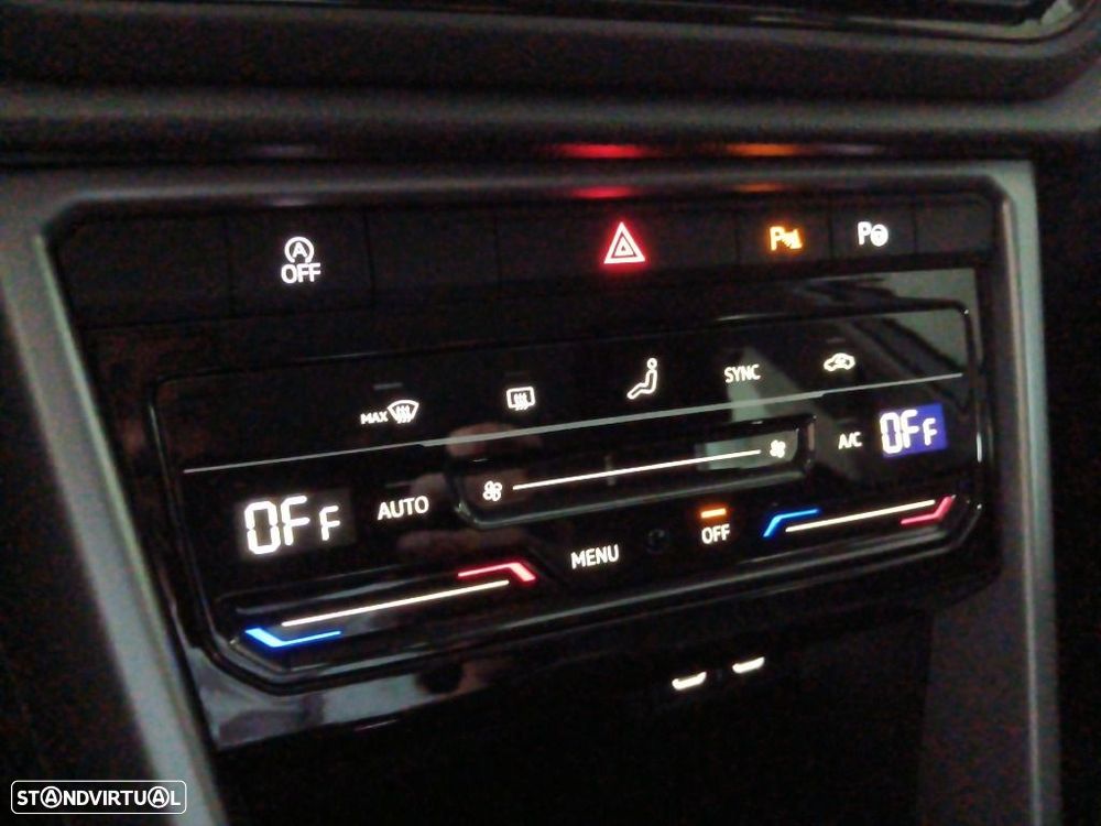 VW T-Roc 1.0 TSI Urban - 29