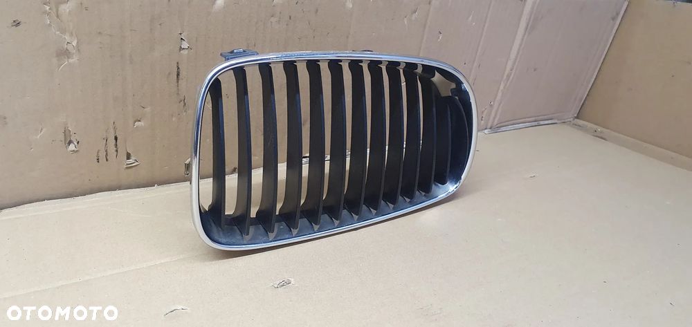 Nerka grill atrapa prawa ORYGINAŁ BMW I E81 E87 - 4