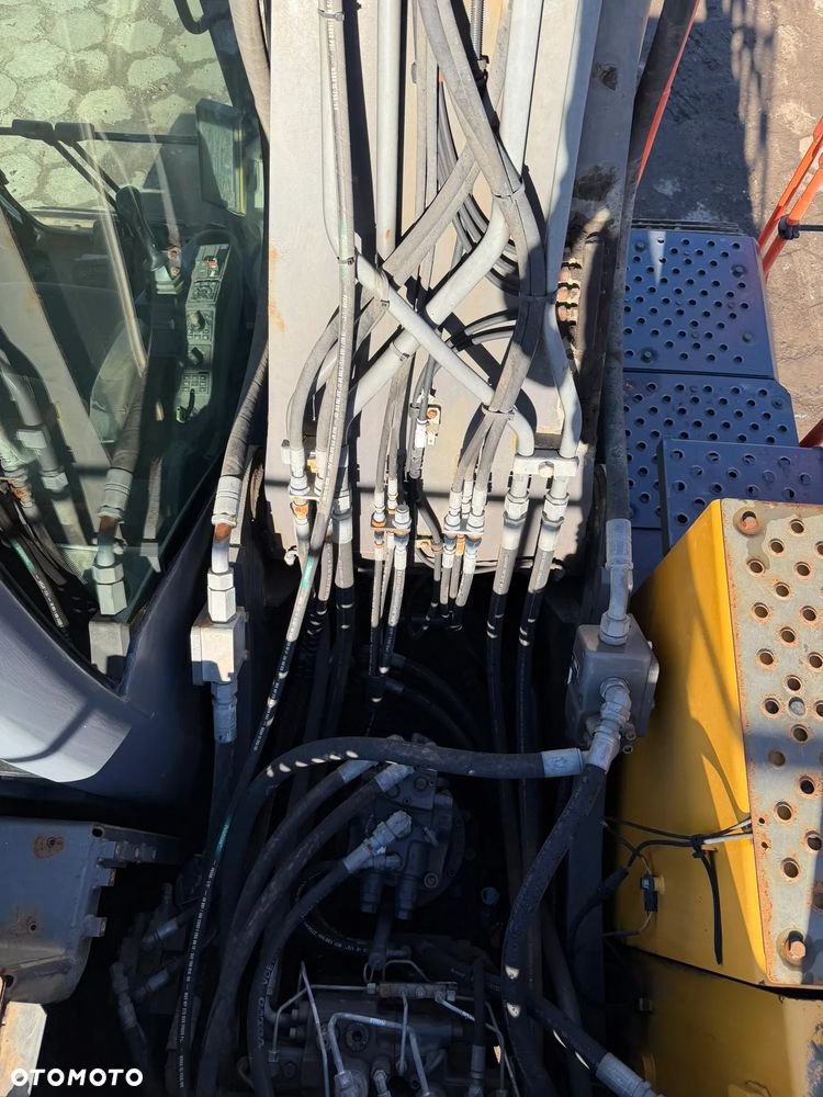 Volvo EC200 EL - 11