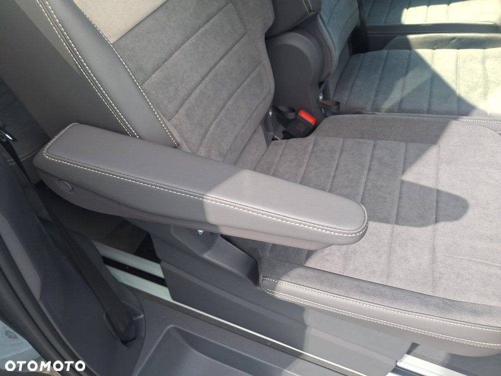 Volkswagen Multivan - 15