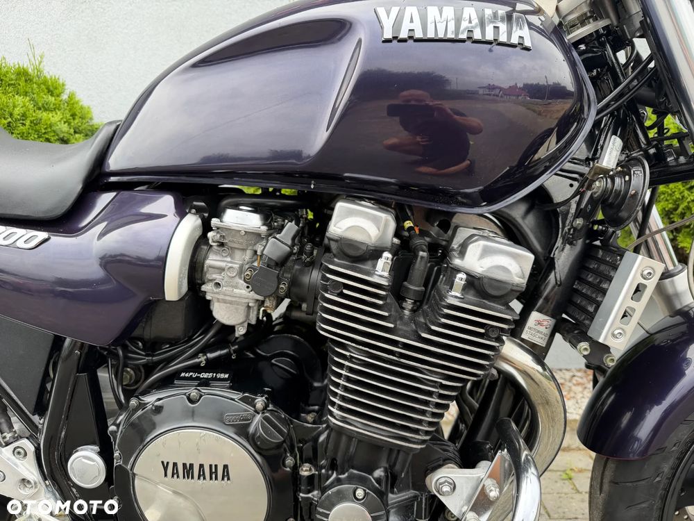 Yamaha XJR - 17