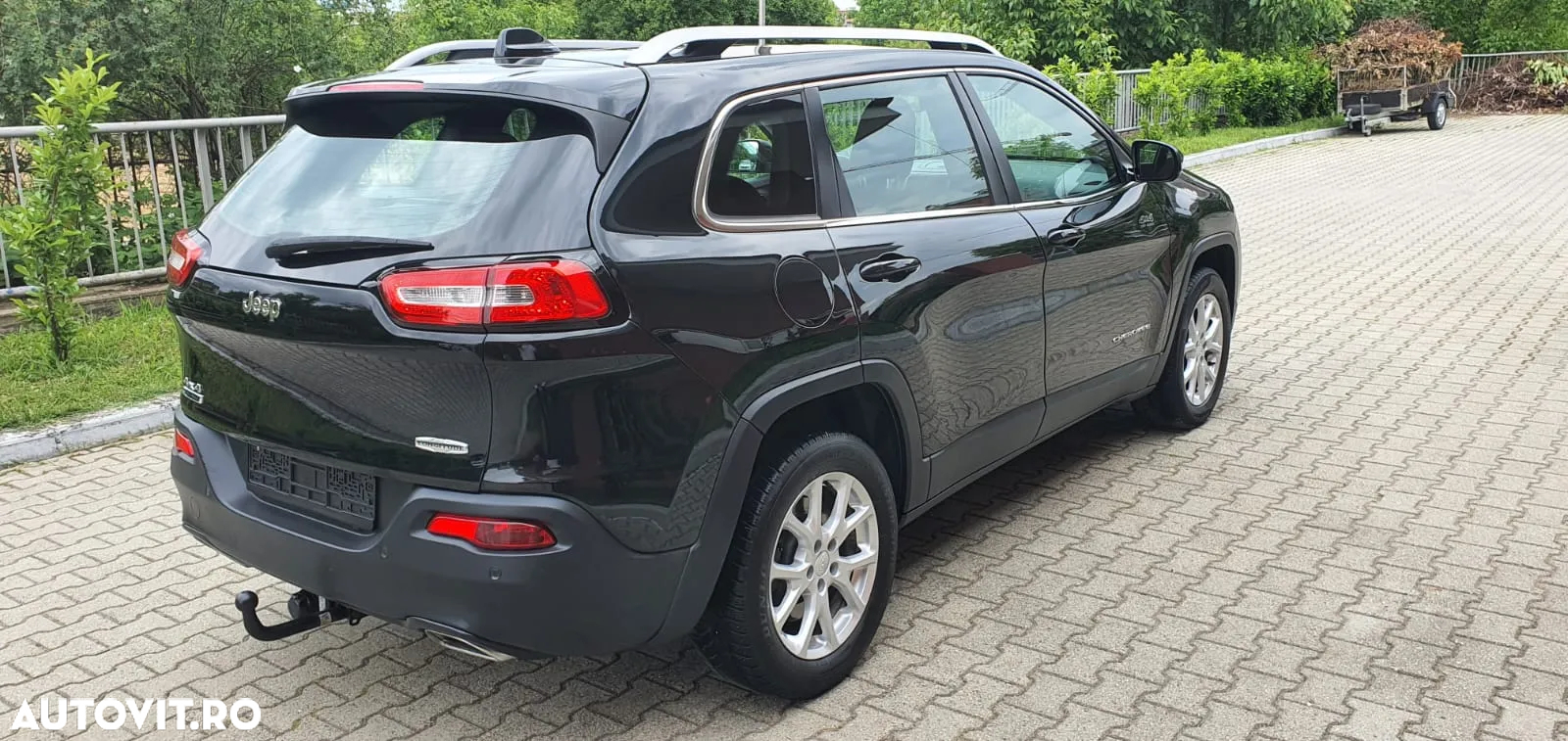 Jeep Cherokee - 2
