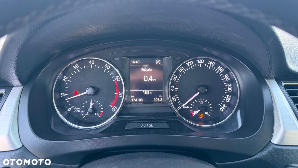 Skoda RAPID 1.2 TSI Ambition - 16