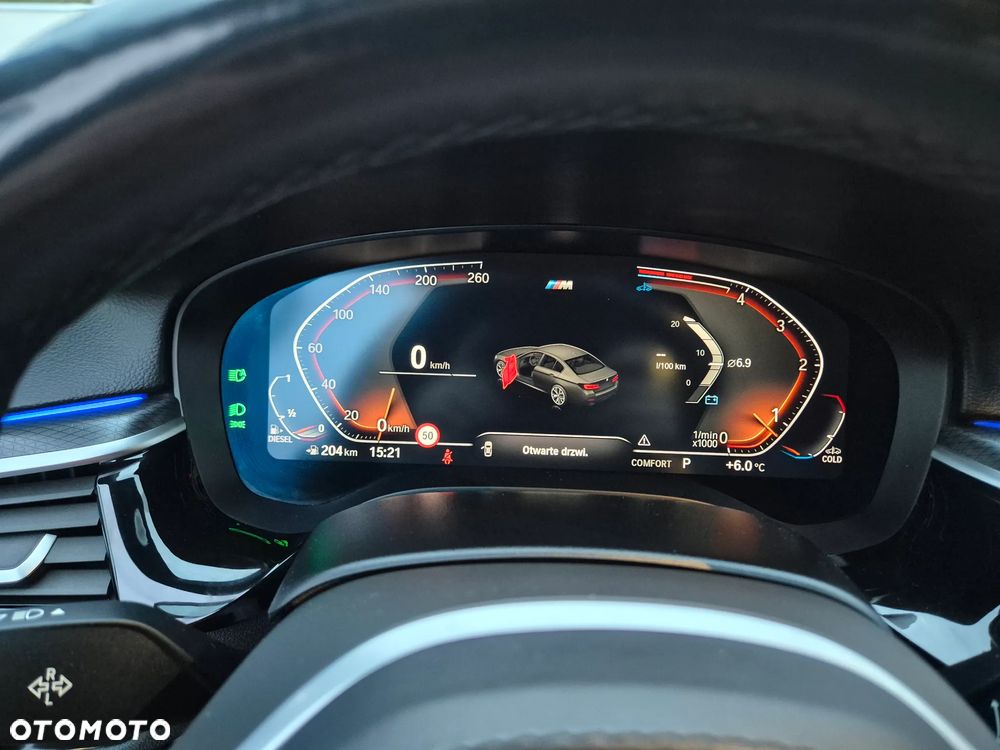 BMW Seria 5 520d M Sport - 13