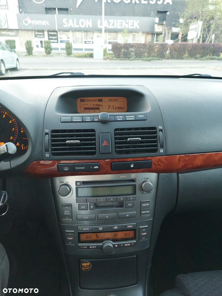 Toyota Avensis - 10