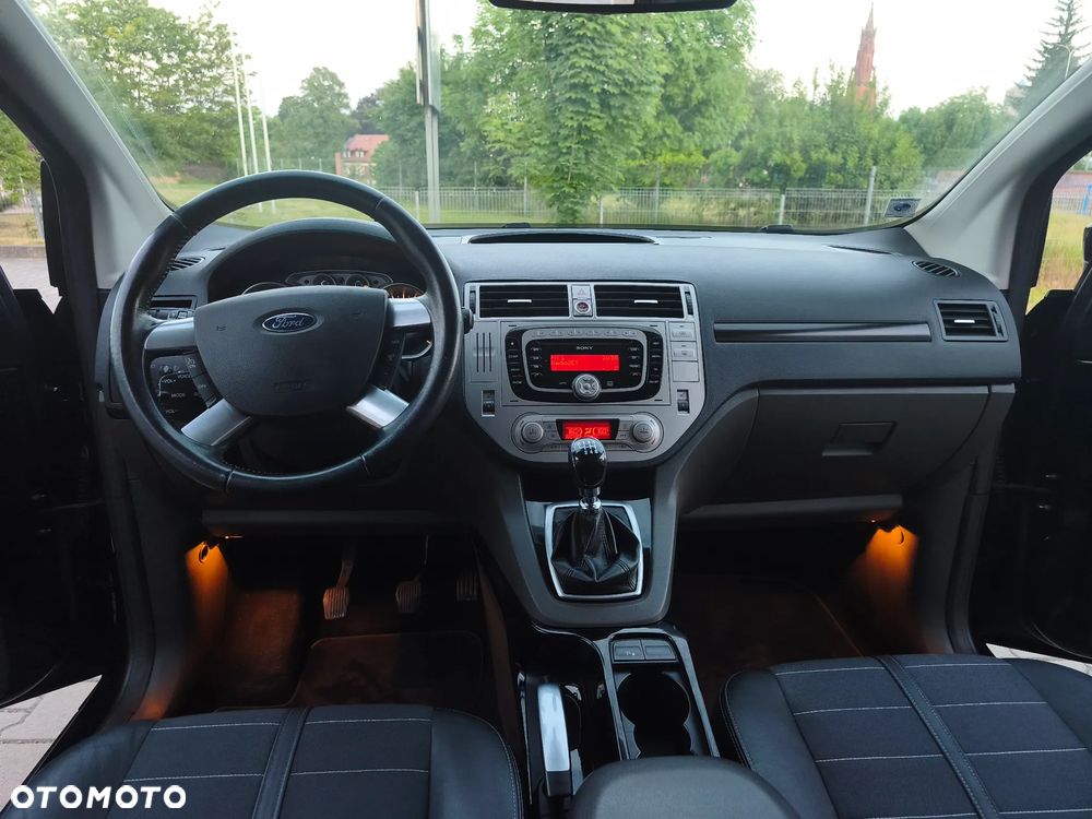 Ford Kuga 2.0 TDCi 4x4 Titanium - 6
