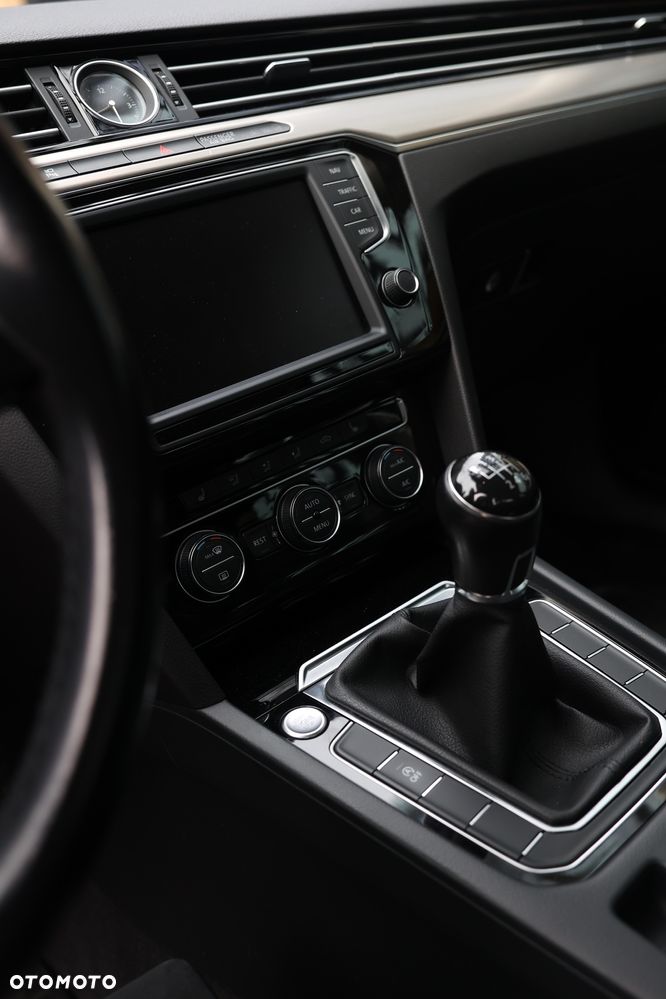Volkswagen Passat 2.0 TDI BMT Highline - 15