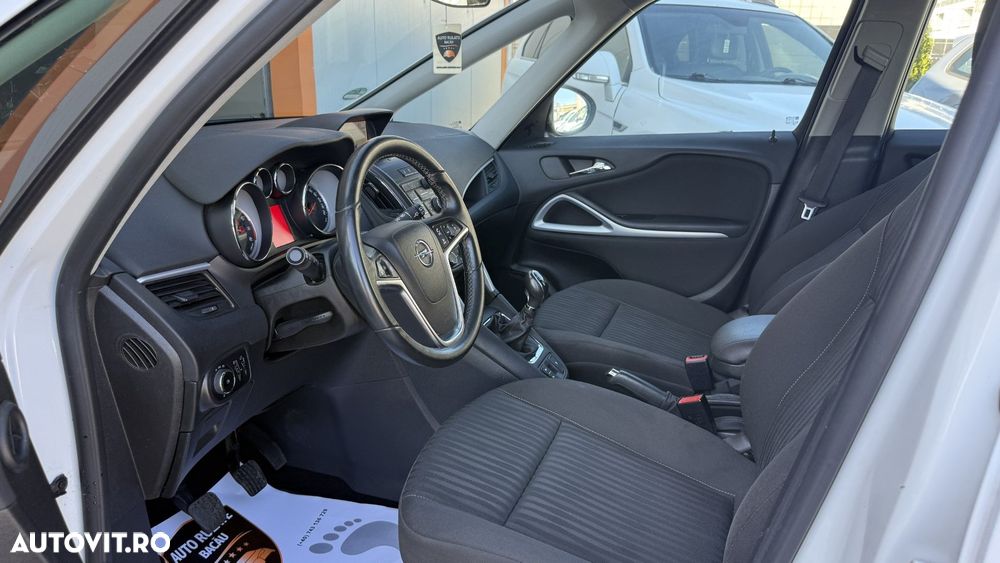 Opel Zafira - 12