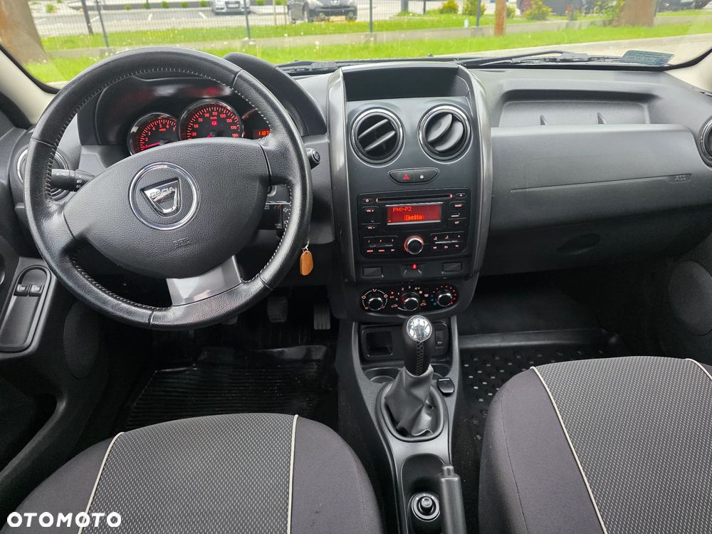 Dacia Duster 1.6 SCe Laureate S&S - 12