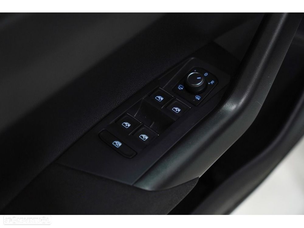 VW Taigo 1.0 TSI R-Line DSG - 19