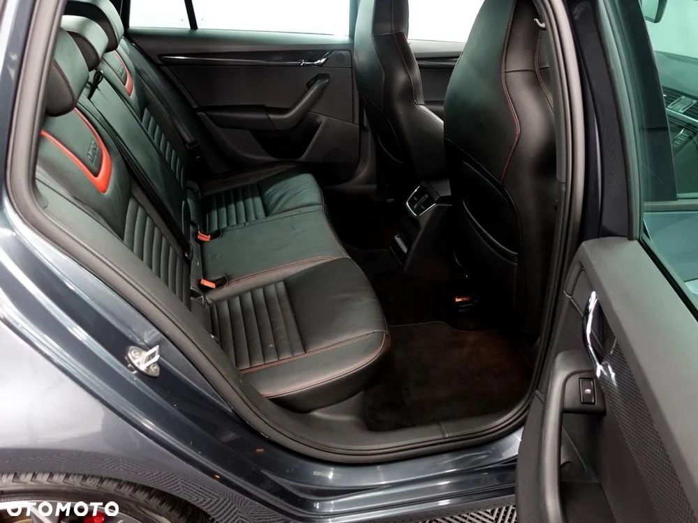 Skoda Octavia 2.0 TDI 4x4 RS Challenge DSG - 9