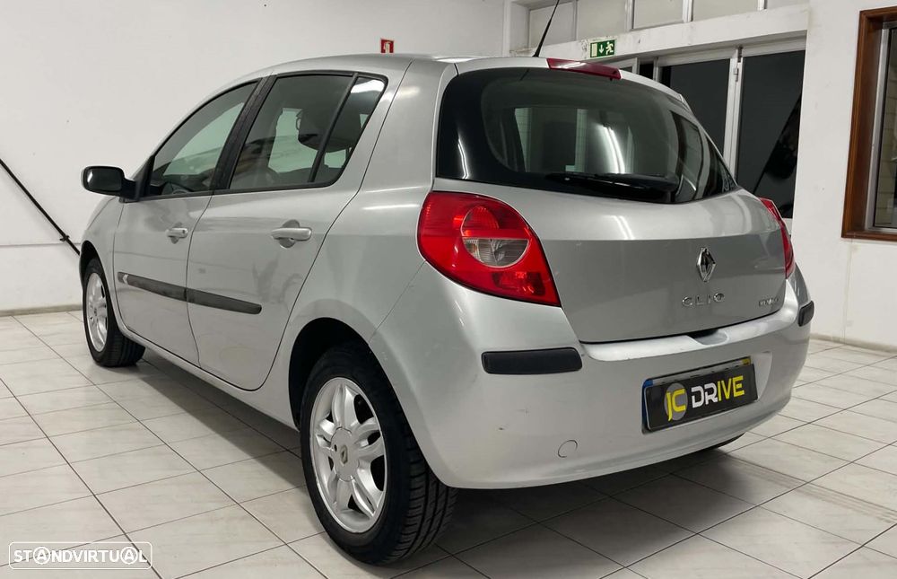 Renault Clio 1.2 16V Pack - 6