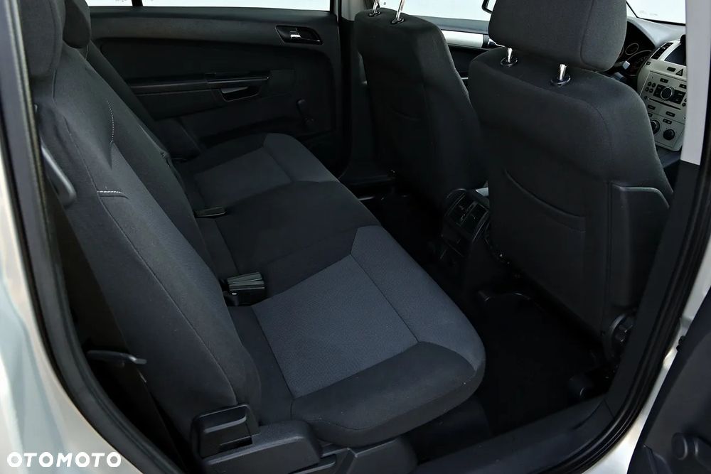 Opel Zafira - 35