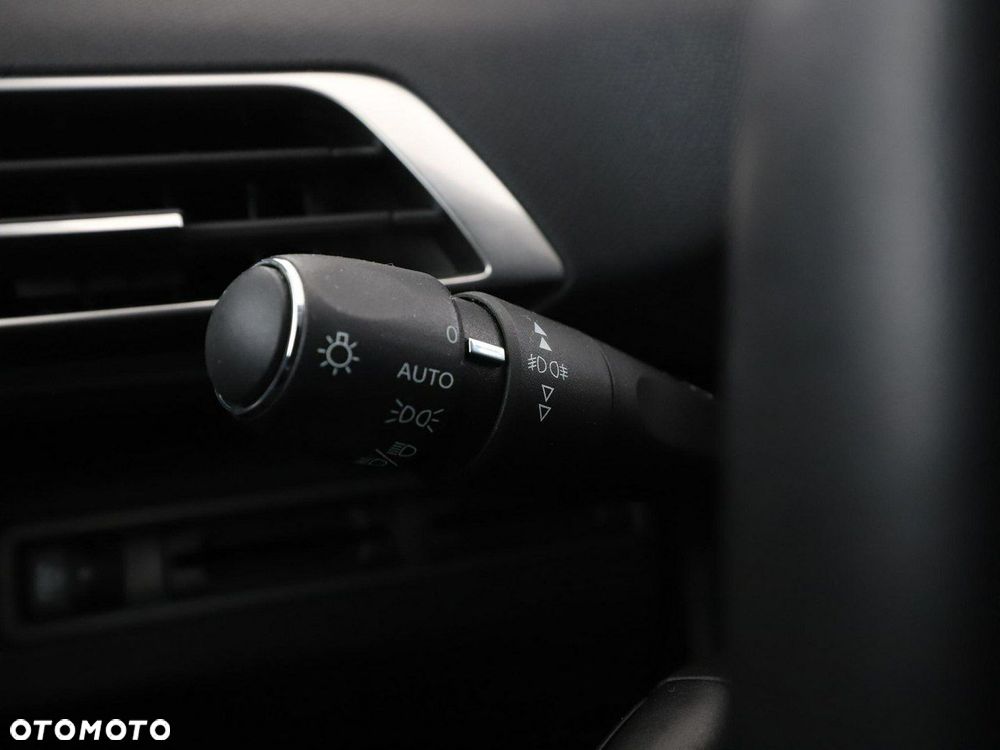 Peugeot 3008 PureTech 130 Stop & Start GPF Active Business-Paket - 36