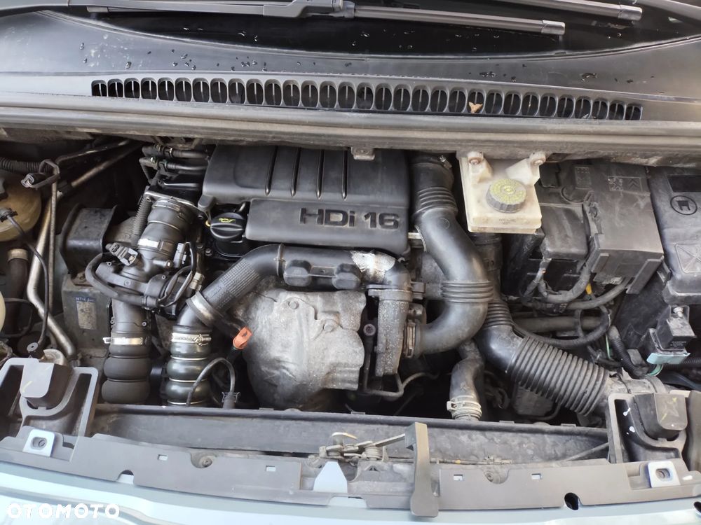 Peugeot 5008 HDI FAP 110 EGS6 Premium - 24