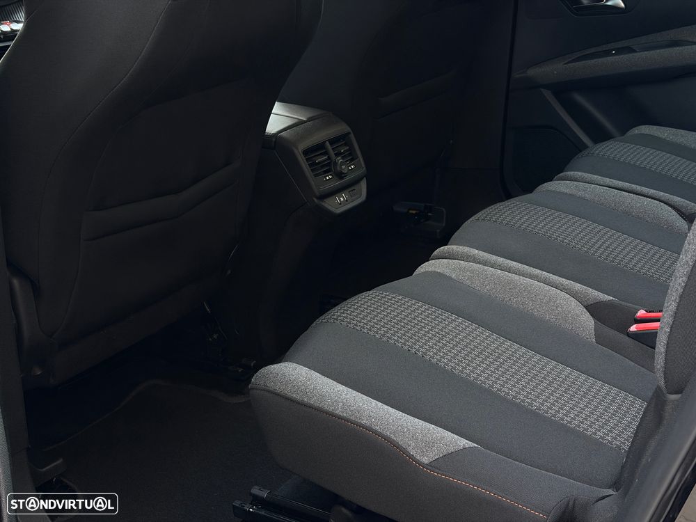 Peugeot 5008 1.2 PureTech Allure Pack EAT8 - 32