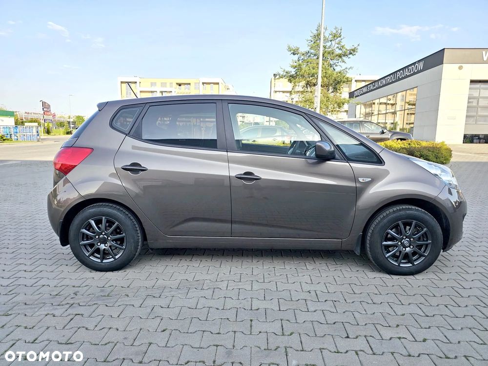 Kia Venga 1.6 CVVT Black Collection - 4