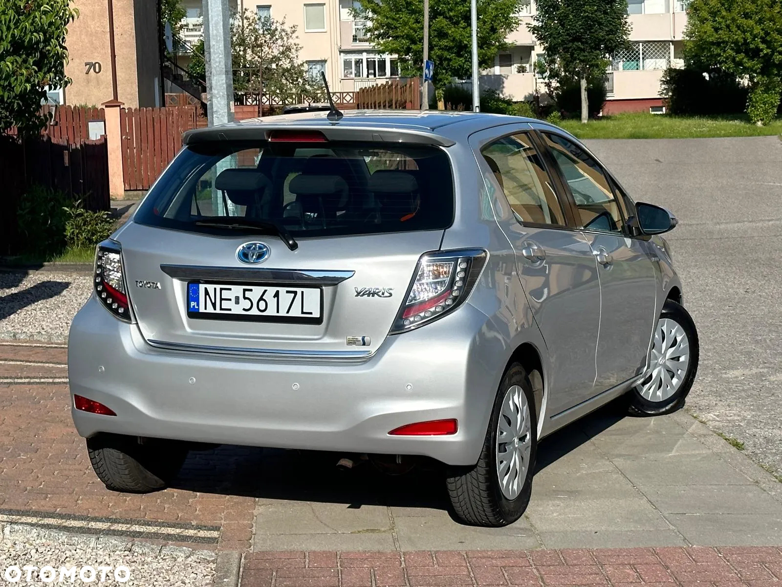Toyota Yaris Hybrid 100 Business Edition - 22