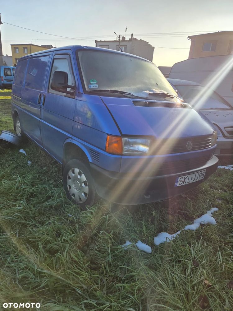 Volkswagen Transporter - 1