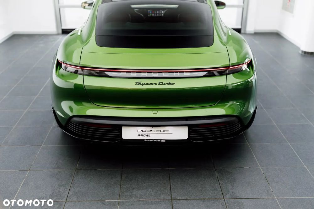 Porsche Taycan Turbo - 21
