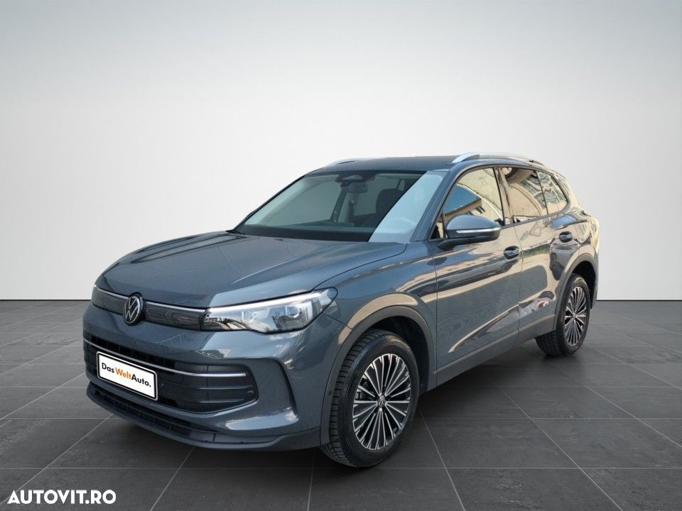 Volkswagen Tiguan - 1