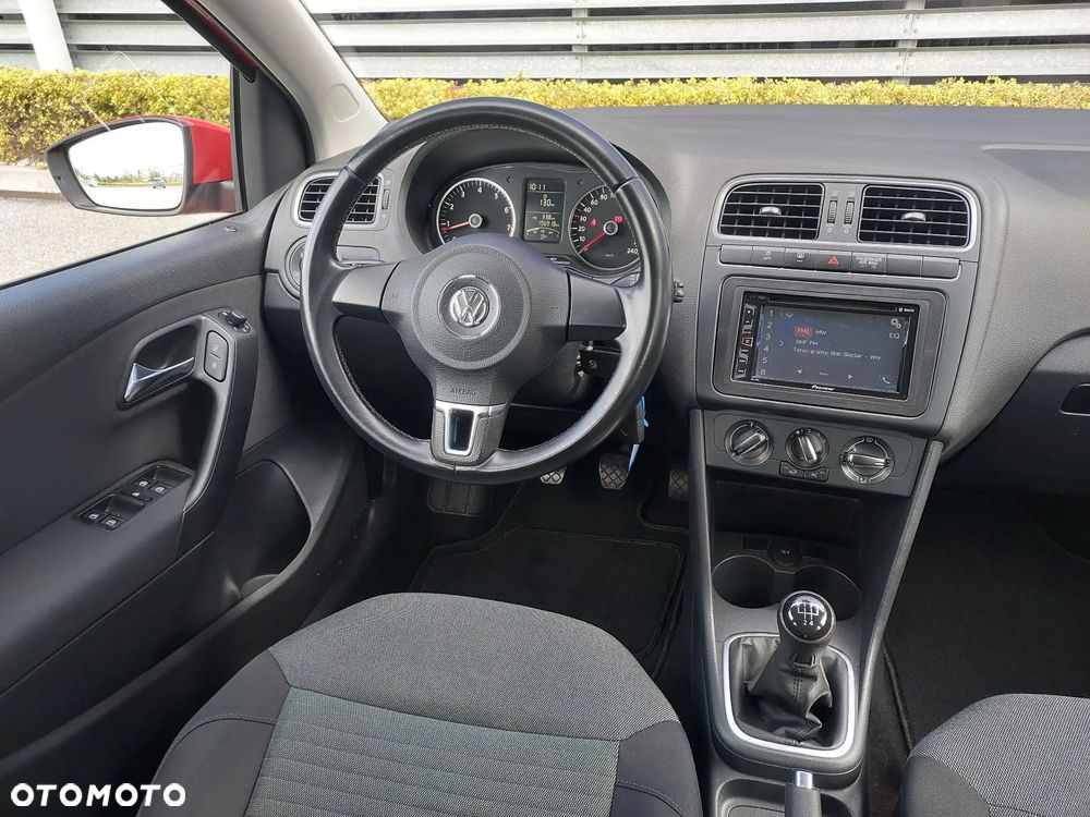 Volkswagen Polo 1.4 16V Comfortline - 29