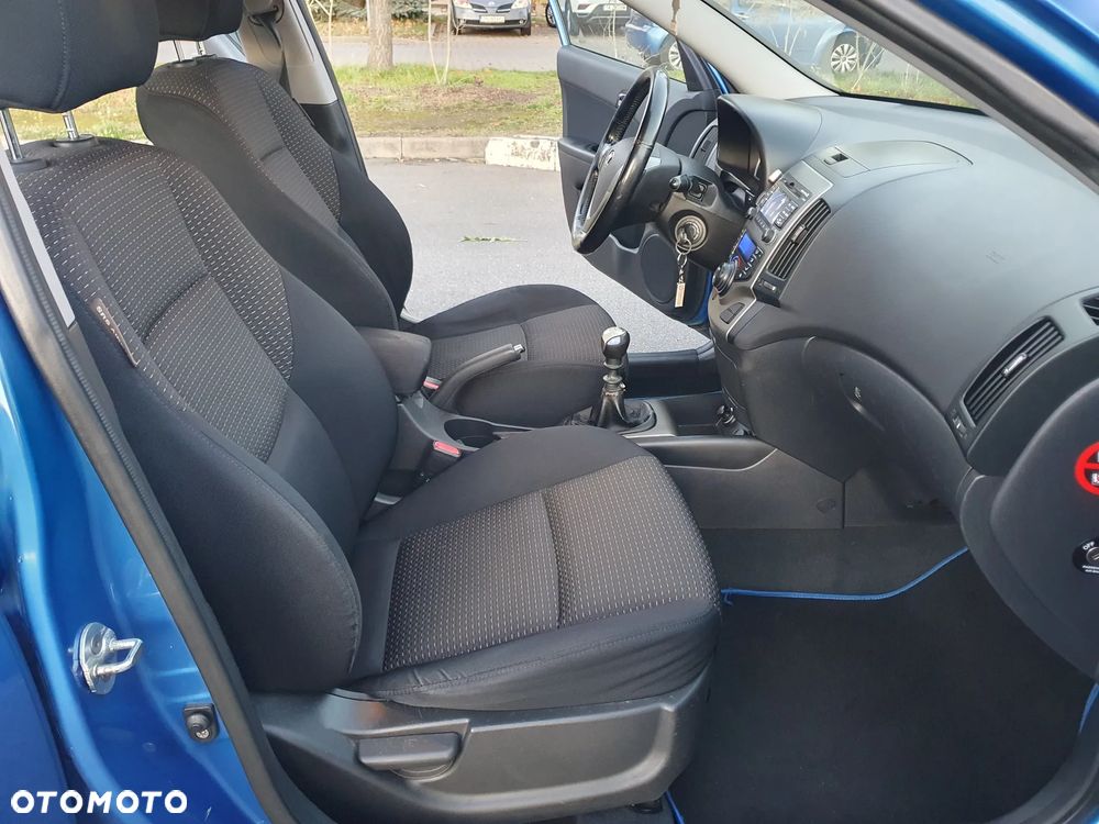 Hyundai i30 2.0 Premium - 14