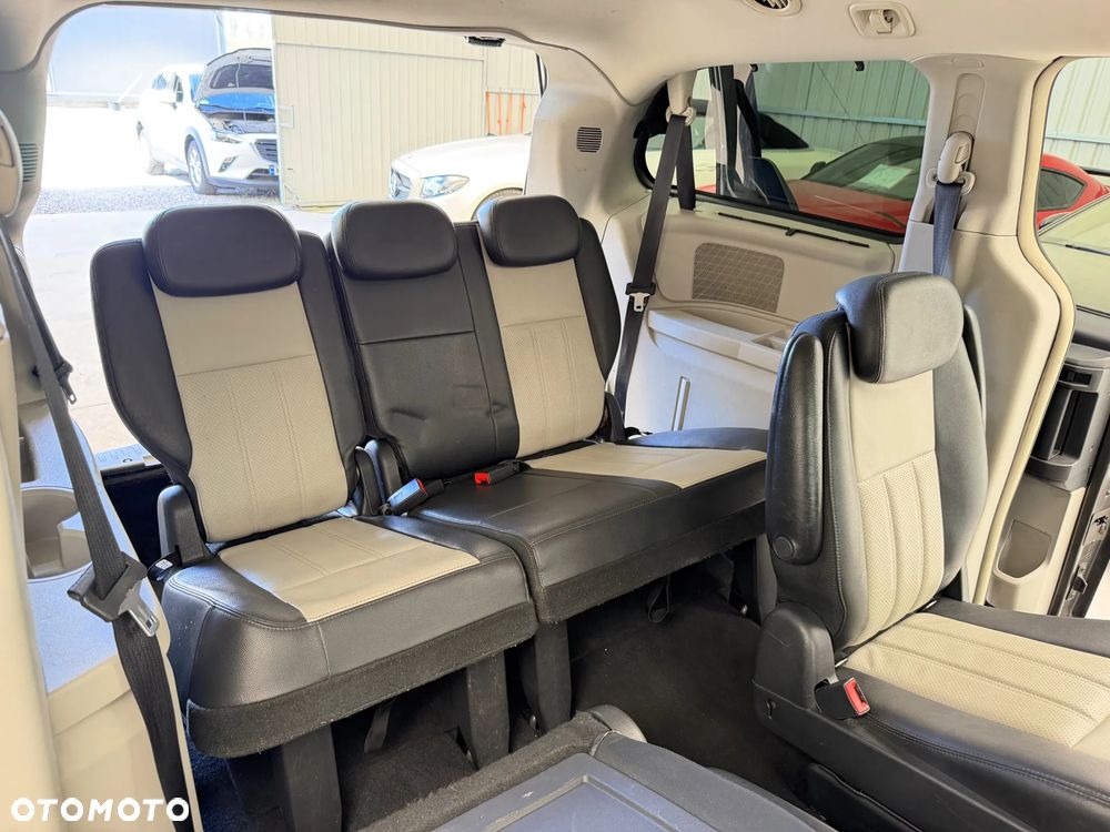 Chrysler Town & Country 4.0 Limited - 9