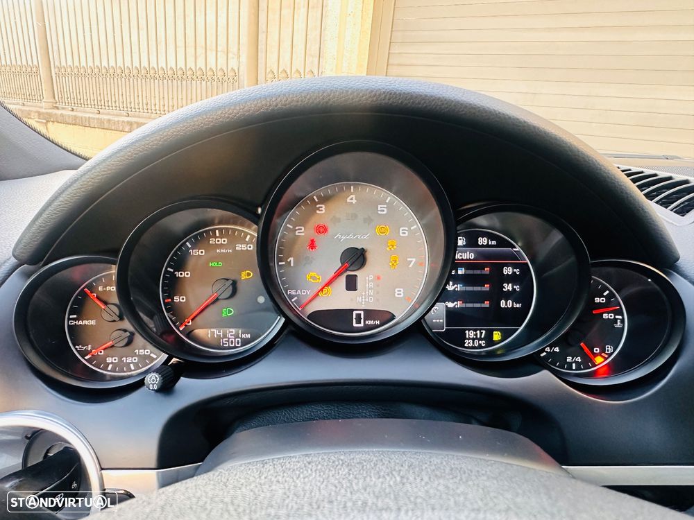 Porsche Cayenne S - 13