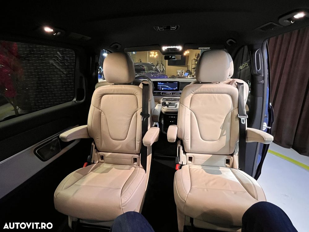 Mercedes-Benz V 300 d Lang 4Matic 9G-TRONIC Special Edition Avantgarde - 13