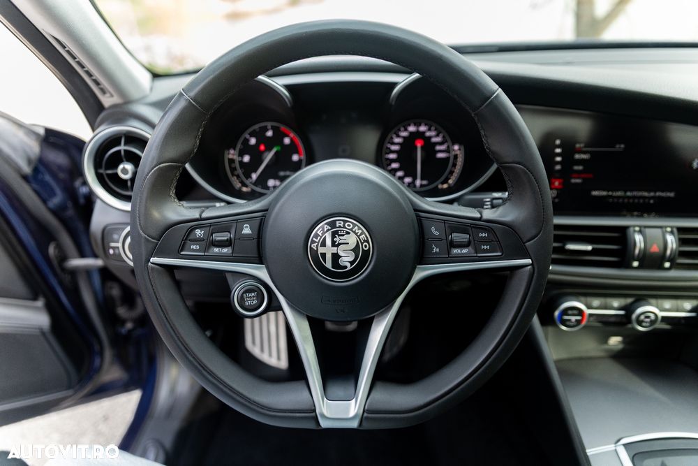 Alfa Romeo Giulia - 11