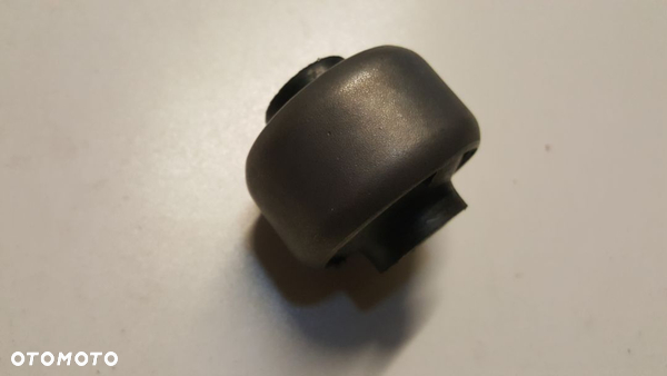 TULEJA WAHACZA AUDI 100,AUDI A6  PRAWA LEWA oś przednia  , Z-9617,4A0407183D