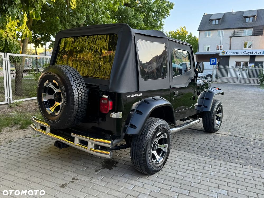 Jeep Wrangler - 5