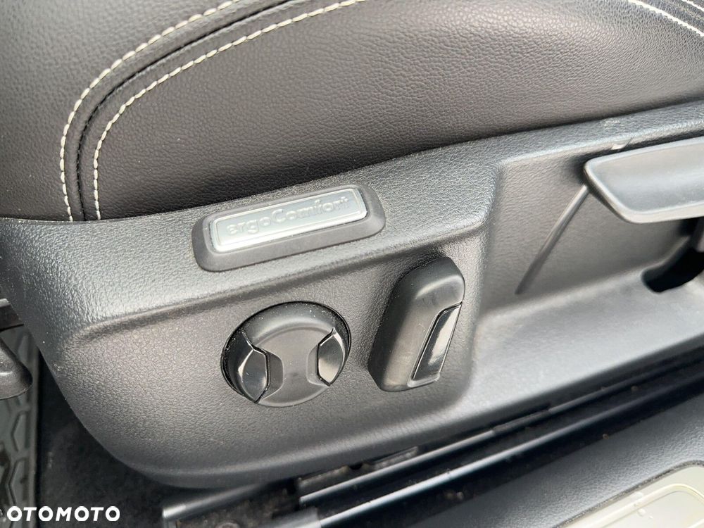 Volkswagen Passat - 13