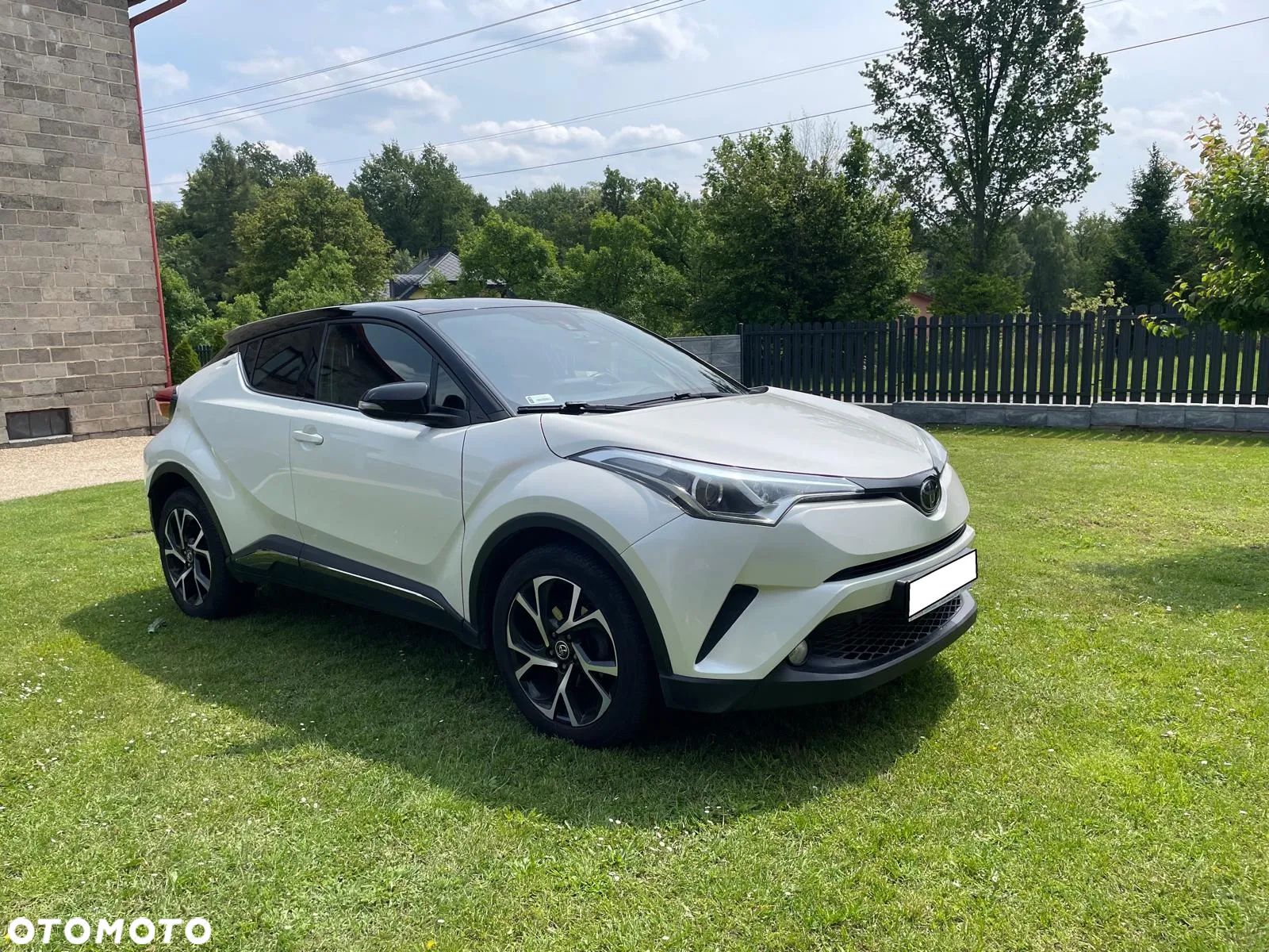 Toyota C-HR 1.2 T Premium - 1