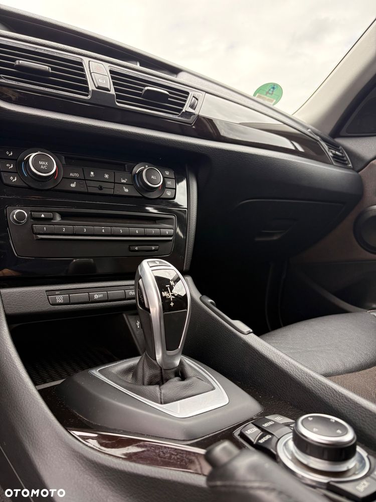 BMW X1 sDrive18d - 14